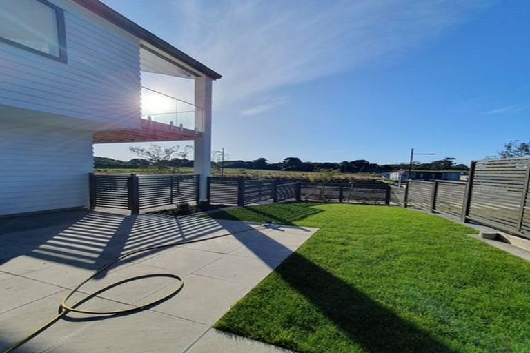 Photo of property in 1 Koreke Close, Kenepuru, Porirua, 5022