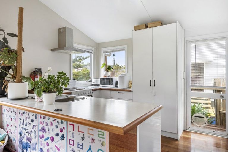 Photo of property in 16 Jayne Place, Torbay, Auckland, 0630