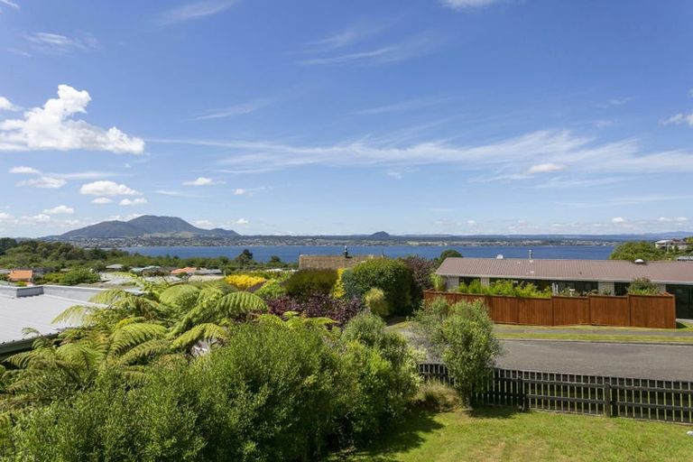 Photo of property in 7 Dorothy Drive, Acacia Bay, Taupo, 3330