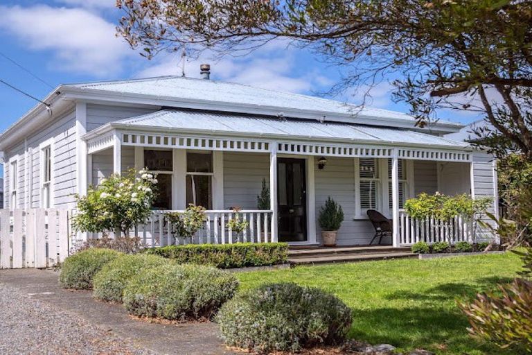 Photo of property in 28 Cork Street, Martinborough, 5711