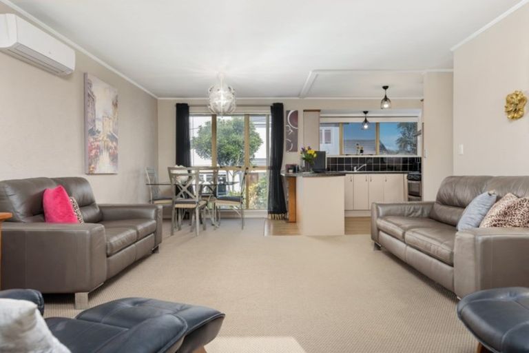 Photo of property in 2/33 Golf Road, Mount Maunganui, 3116