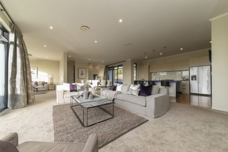 Photo of property in 265 Old North Road, Kumeu, 0892