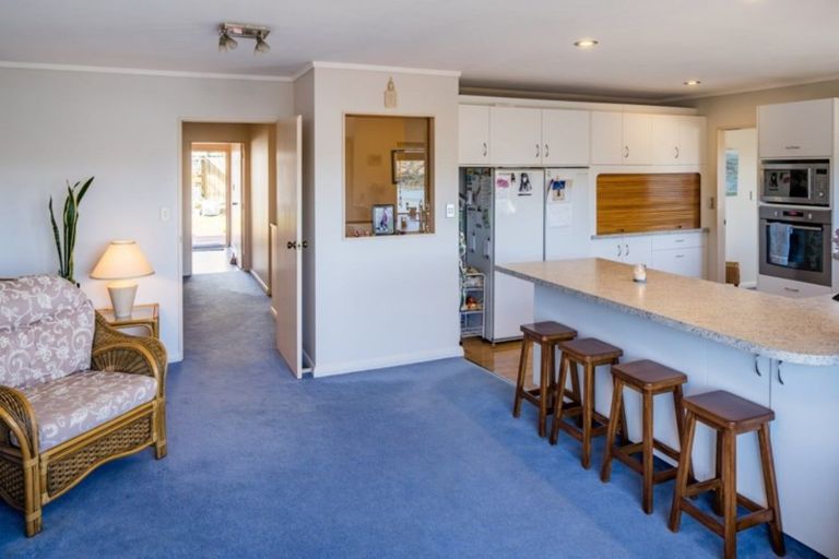 Photo of property in 6 Bowsprit Way, Whitby, Porirua, 5024