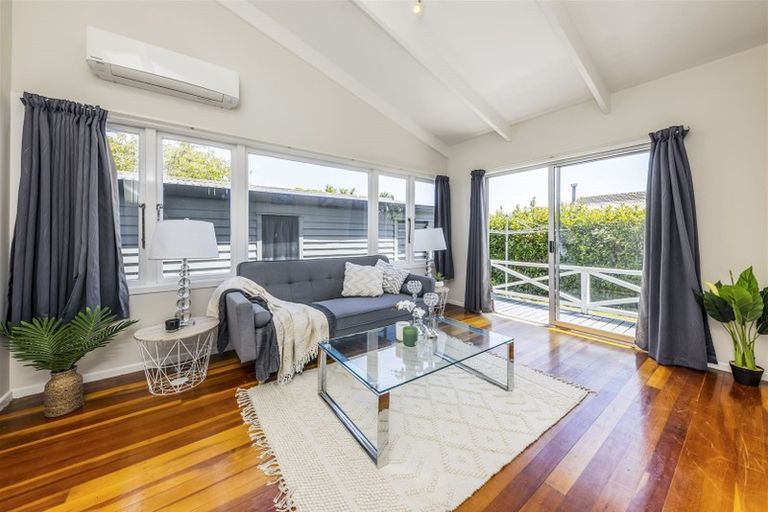 Photo of property in 24a Blanes Road, Weymouth, Auckland, 2103