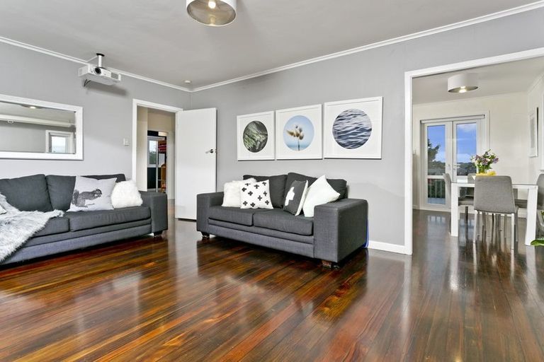 Photo of property in 42 Carlisle Road, Browns Bay, Auckland, 0630