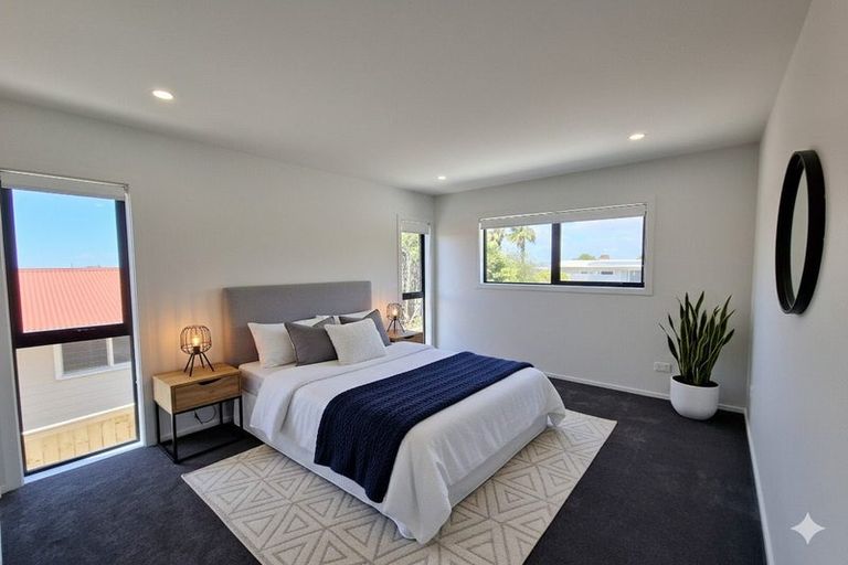Photo of property in 72a Ocean View Road, Northcote, Auckland, 0627