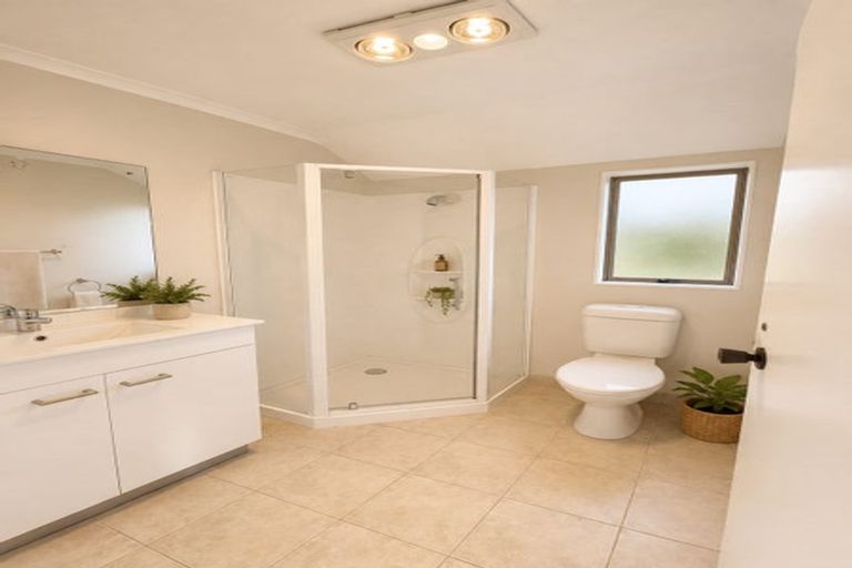 Photo of property in 25 Elder Place, Massey, Auckland, 0614