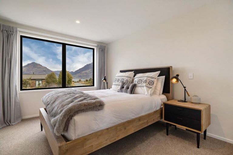 Photo of property in 35 Jacks Point Rise, Jacks Point, Queenstown, 9371