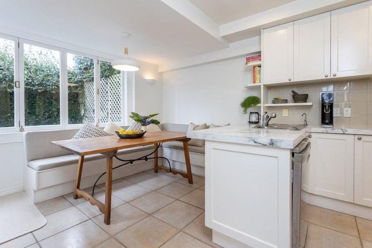 Photo of property in 8a Alberon Street, Parnell, Auckland, 1052