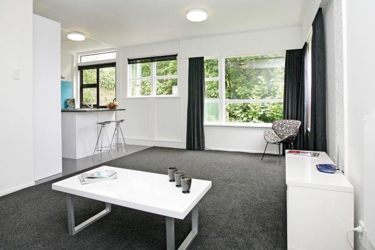 Photo of property in 17a Seatoun Heights Road, Miramar, Wellington, 6022