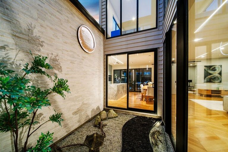 Photo of property in 2 Hanikura Street, Long Bay, Auckland, 0630