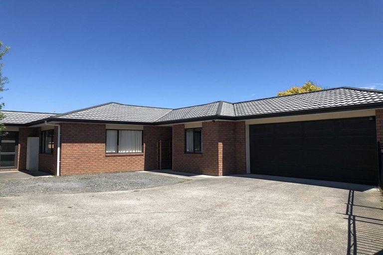 Photo of property in 52b Swanson Road, Henderson, Auckland, 0610