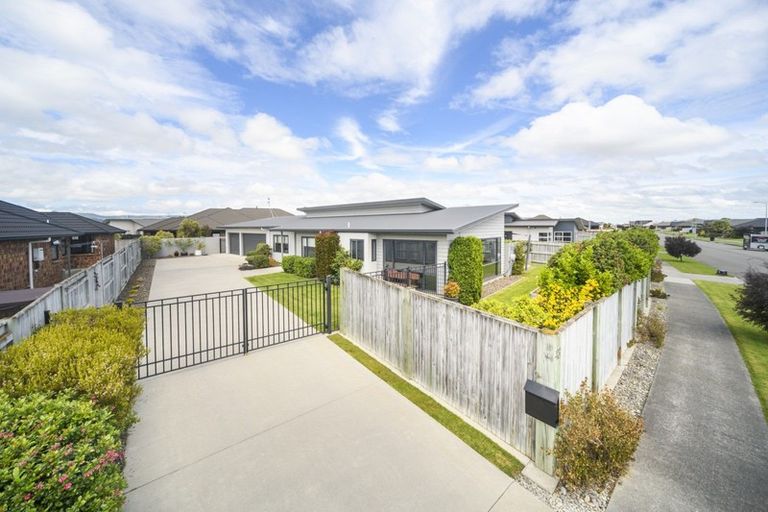 Photo of property in 48 Rosalie Terrace, Kelvin Grove, Palmerston North, 4414
