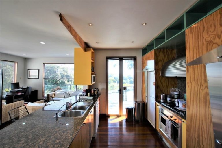 Photo of property in 112 Gladstone Road, Parnell, Auckland, 1052