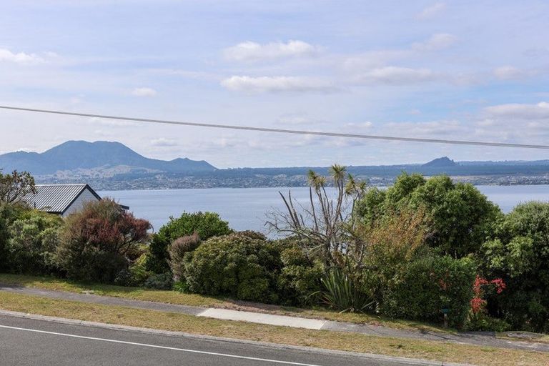 Photo of property in 96 Wakeman Road, Acacia Bay, Taupo, 3330