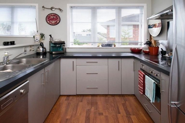 Photo of property in 200 Bucklands Beach Road, Bucklands Beach, Auckland, 2012