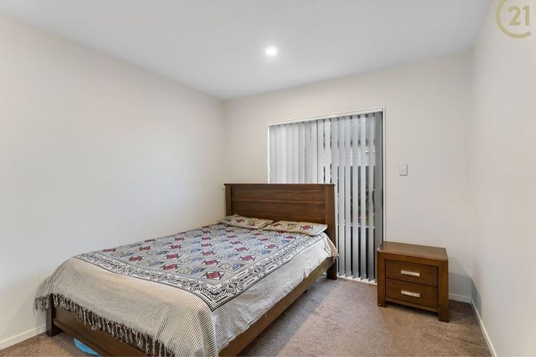 Photo of property in 25 Koroheke Road, Takanini, 2110