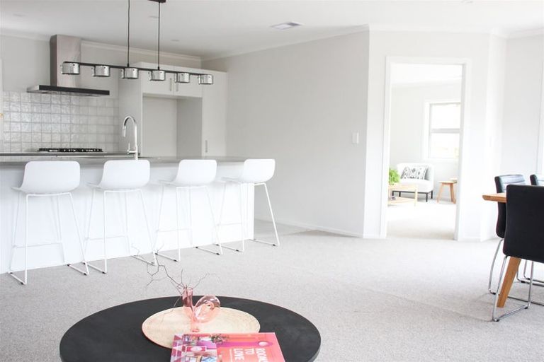 Photo of property in 27 Farnworth Terrace, Churton Park, Wellington, 6037