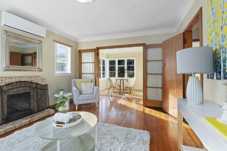 Photo of property in 34 Duncan Street, Tawa, Wellington, 5028