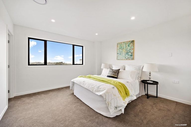 Photo of property in 7 Crows Road, Swanson, Auckland, 0614