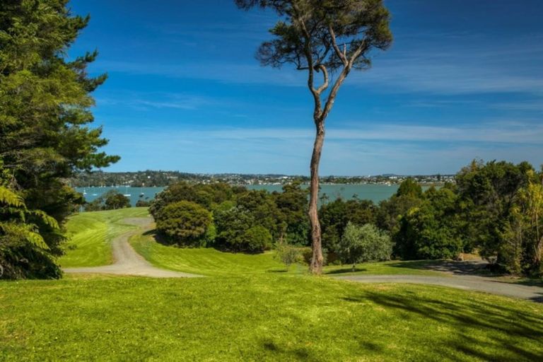 Photo of property in 34 Merewhira Road, Paremoremo, Albany, 0793