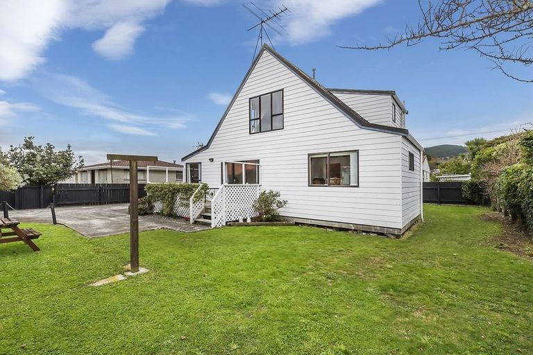 Photo of property in 6b Beauchamp Street, Tawa, Wellington, 5028
