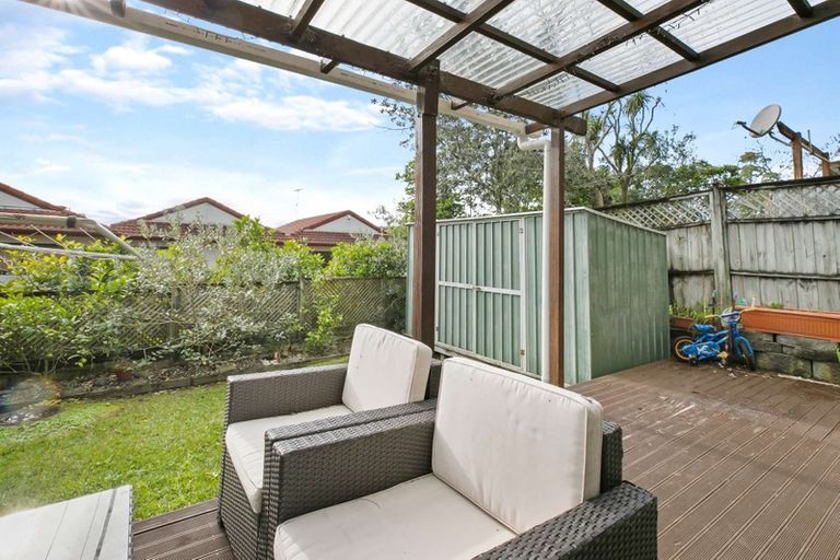 Photo of property in 5/44 Fields Parade, Oteha, Auckland, 0632