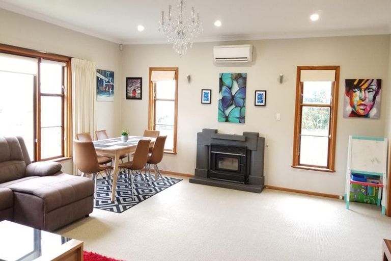 Photo of property in 29 Horokiwi Road West, Newlands, Wellington, 6037