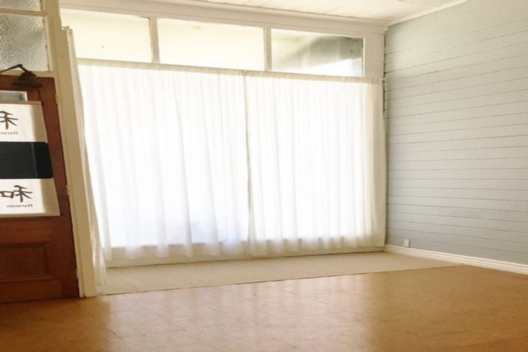 Photo of property in 90 Bridge Street, Eltham, 4322