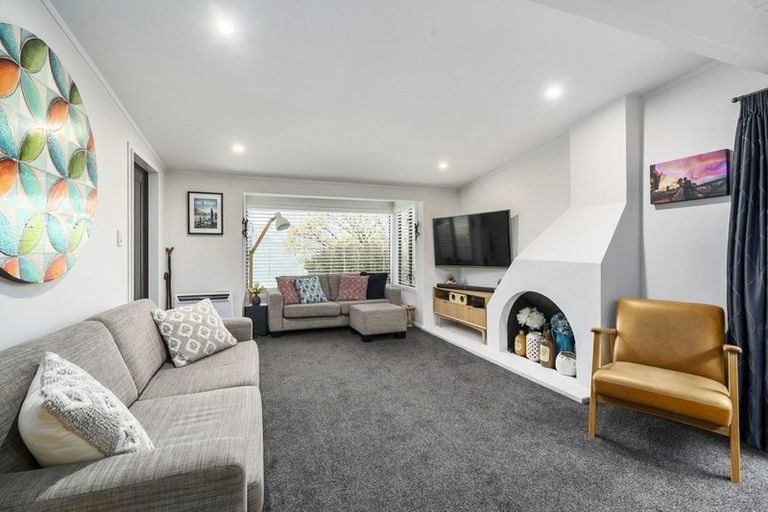 Photo of property in The Triangle, 9/33 Halswater Drive, Churton Park, Wellington, 6037