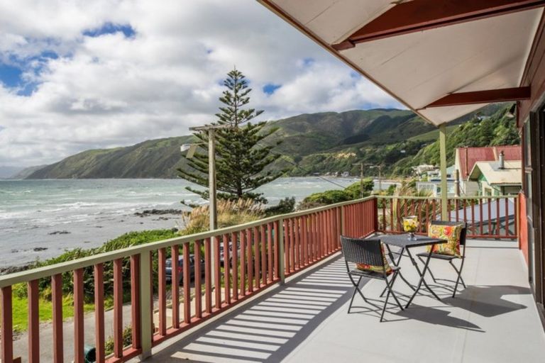 Photo of property in 32 Ocean Parade, Pukerua Bay, 5026