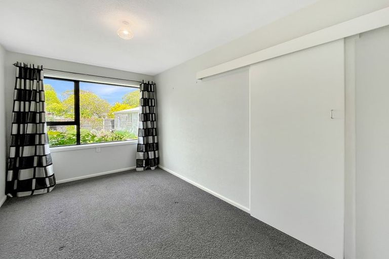 Photo of property in 17 Burnside Crescent, Burnside, Christchurch, 8053