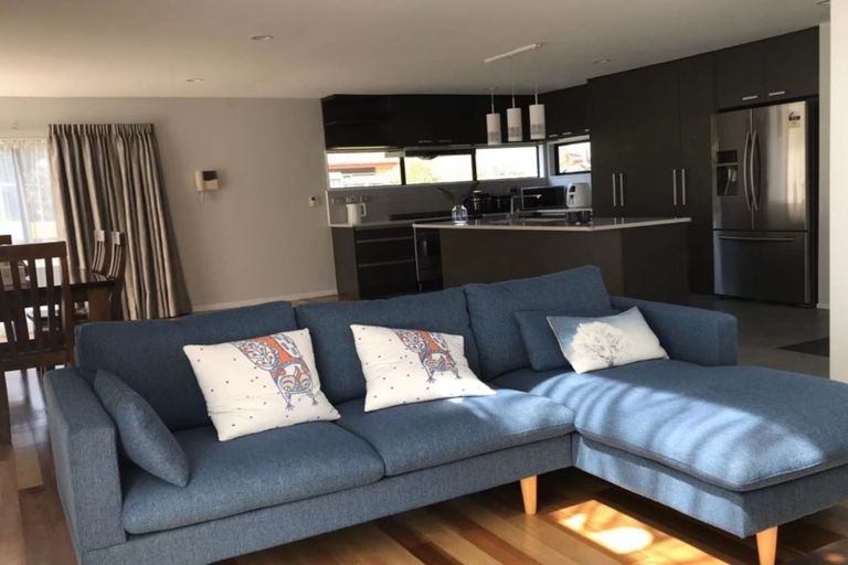 Photo of property in 4 Hornbill Drive, Fairview Heights, Auckland, 0632