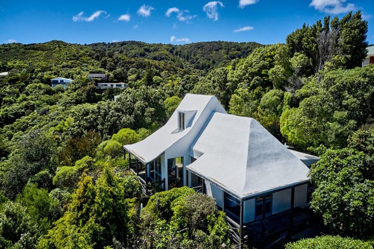 Photo of property in 65 Howard Road, Point Howard, Lower Hutt, 5013