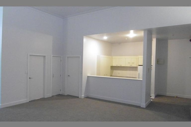 Photo of property in 5 Cheshire Street, Cannons Creek, Porirua, 5024