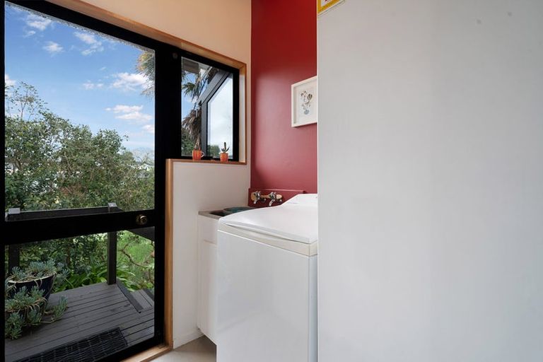 Photo of property in 1/24 Blacklock Avenue, Henderson, Auckland, 0612