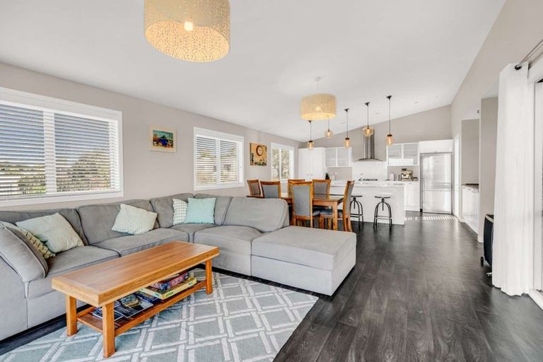 Photo of property in 18 Mariner Cove Road, Tinopai, Matakohe, 0593