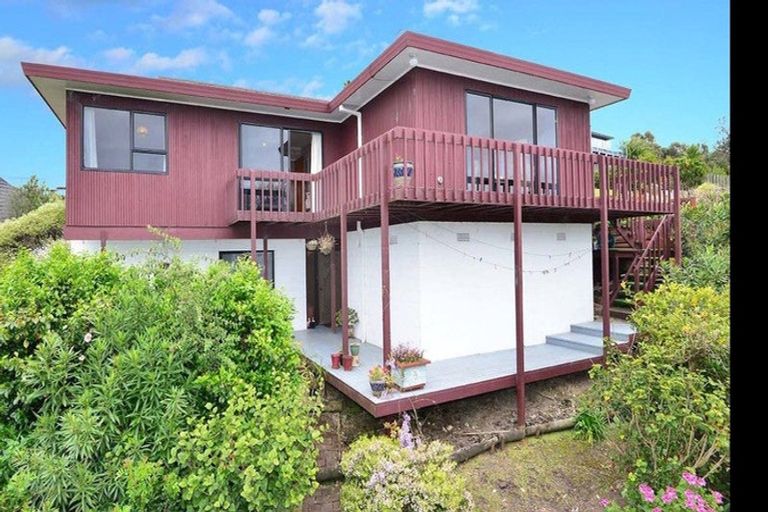 Photo of property in 11a Orewa Heights Crescent, Orewa, 0931