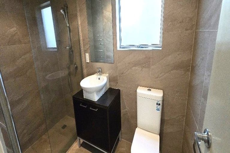 Photo of property in 2/167 Coronation Road, Hillcrest, Auckland, 0627