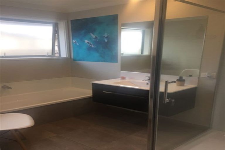 Photo of property in 98 Penetaka Heights, Pyes Pa, Tauranga, 3112