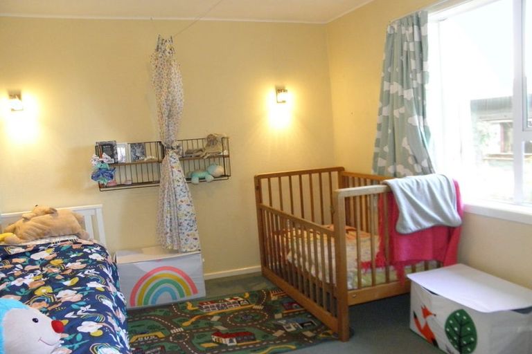 Photo of property in 38 Weka Street, Waikiwi, Invercargill, 9810