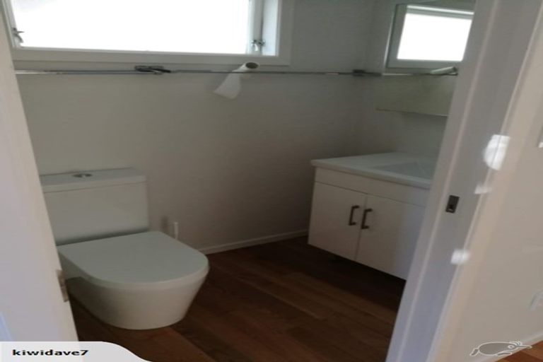 Photo of property in 5 Domain Lane, Mangere Bridge, Auckland, 2022