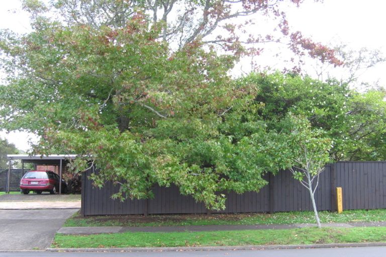 Photo of property in 66 Glenmore Road, Sunnyhills, Auckland, 2010