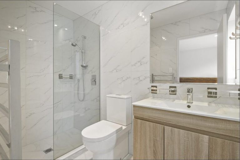 Photo of property in 132a Stapleford Crescent, Browns Bay, Auckland, 0630