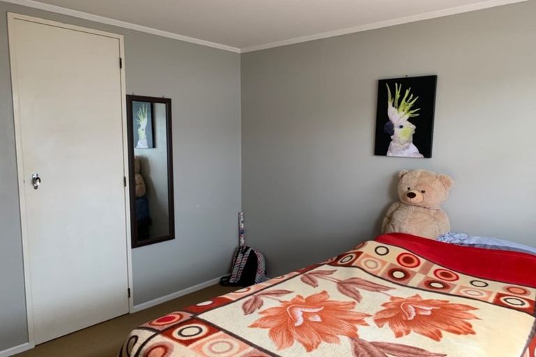 Photo of property in 15 Goddard Grove, Churton Park, Wellington, 6037