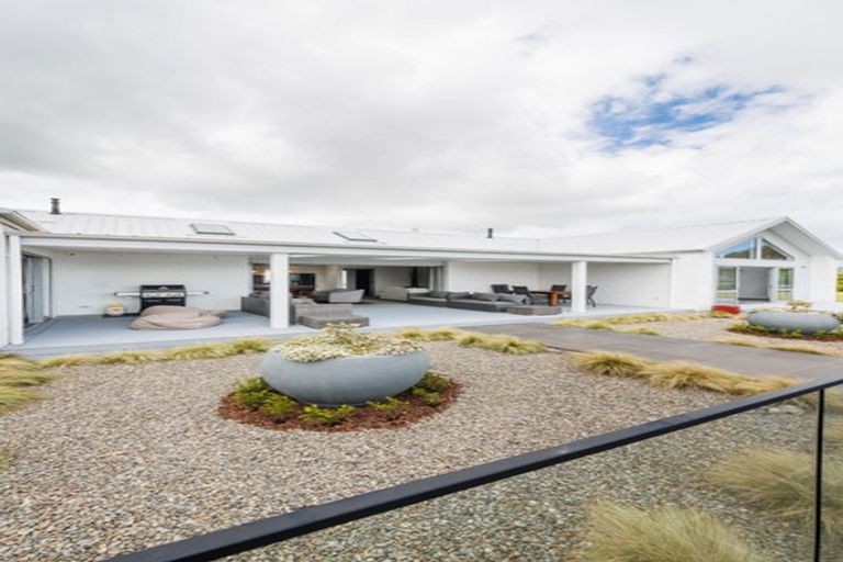 Photo of property in 12 Colquhoun Way, Kelvin Grove, Palmerston North, 4470