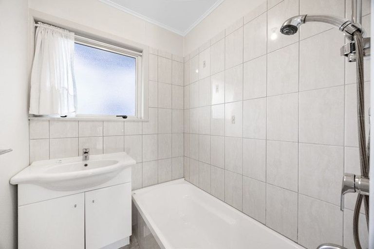Photo of property in 2/7 Evelyn Place, Hillcrest, Auckland, 0627