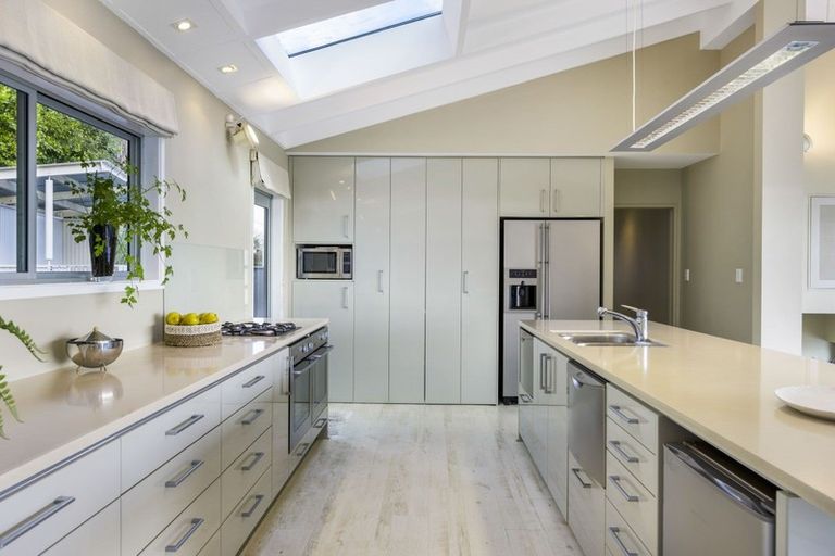 Photo of property in 53a De Luen Avenue, Tindalls Beach, Whangaparaoa, 0930