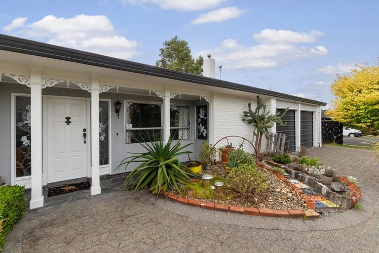 Photo of property in 27 Madill Road, St Andrews, Hamilton, 3200