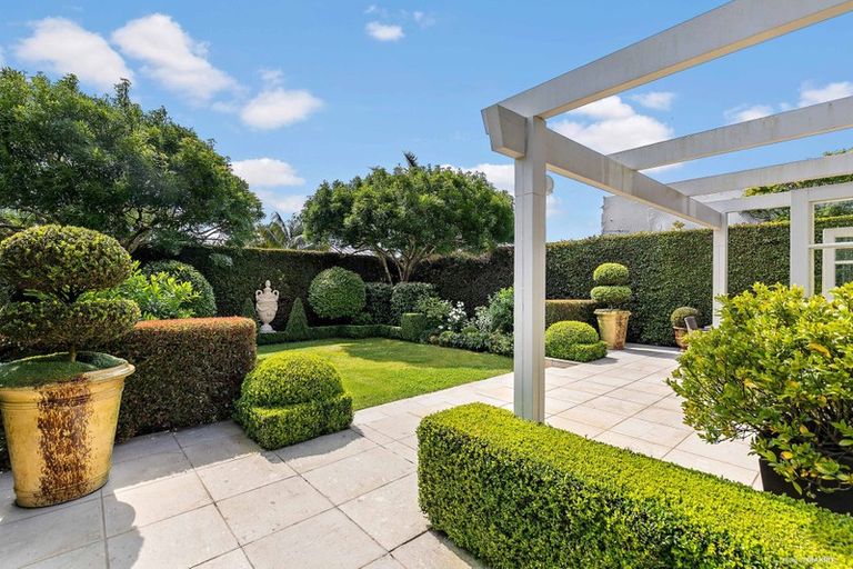 Photo of property in 4 Burwood Crescent, Remuera, Auckland, 1050